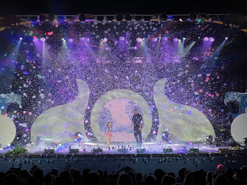 close up of the bubble show